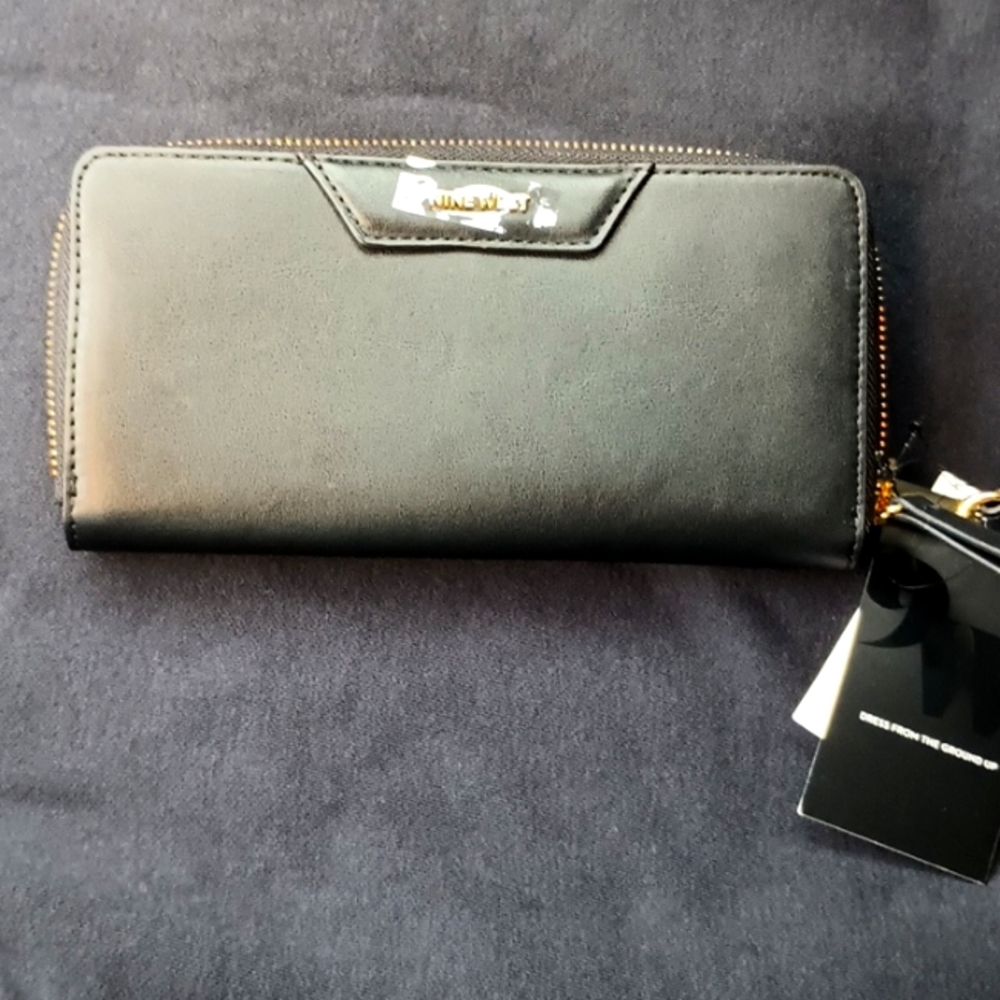 Nine West wallet